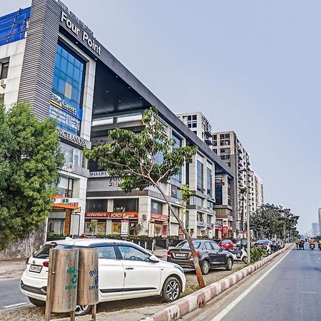 Collection O Sigma Inn Surat Bagian luar foto