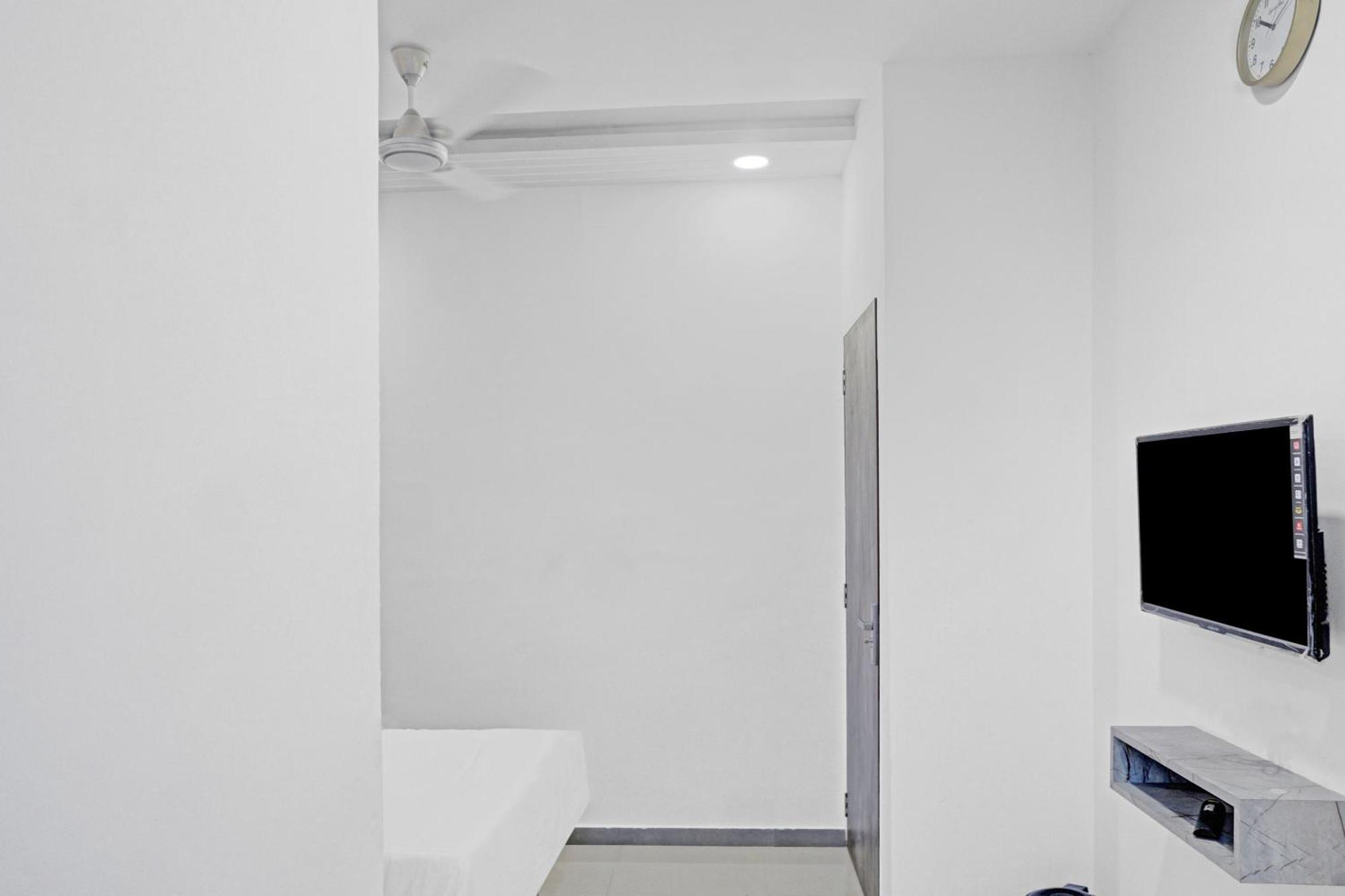 Collection O Sigma Inn Surat Bagian luar foto