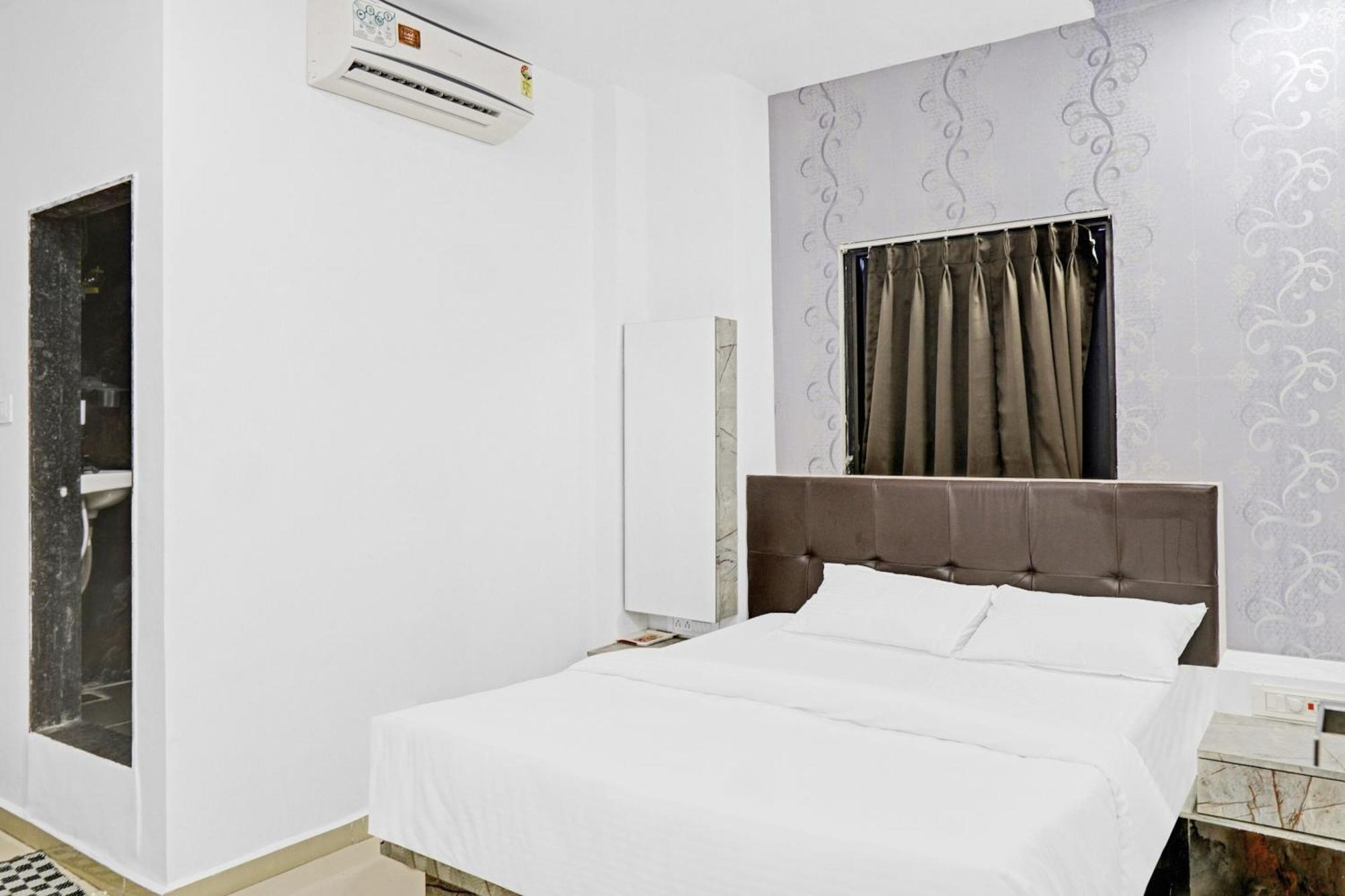 Collection O Sigma Inn Surat Bagian luar foto
