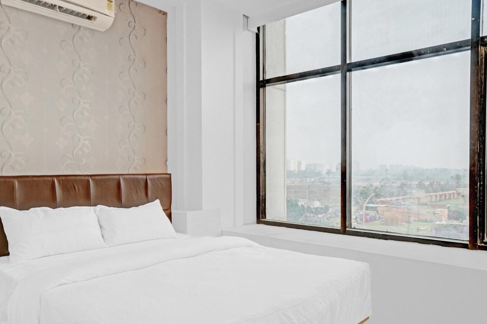 Collection O Sigma Inn Surat Bagian luar foto