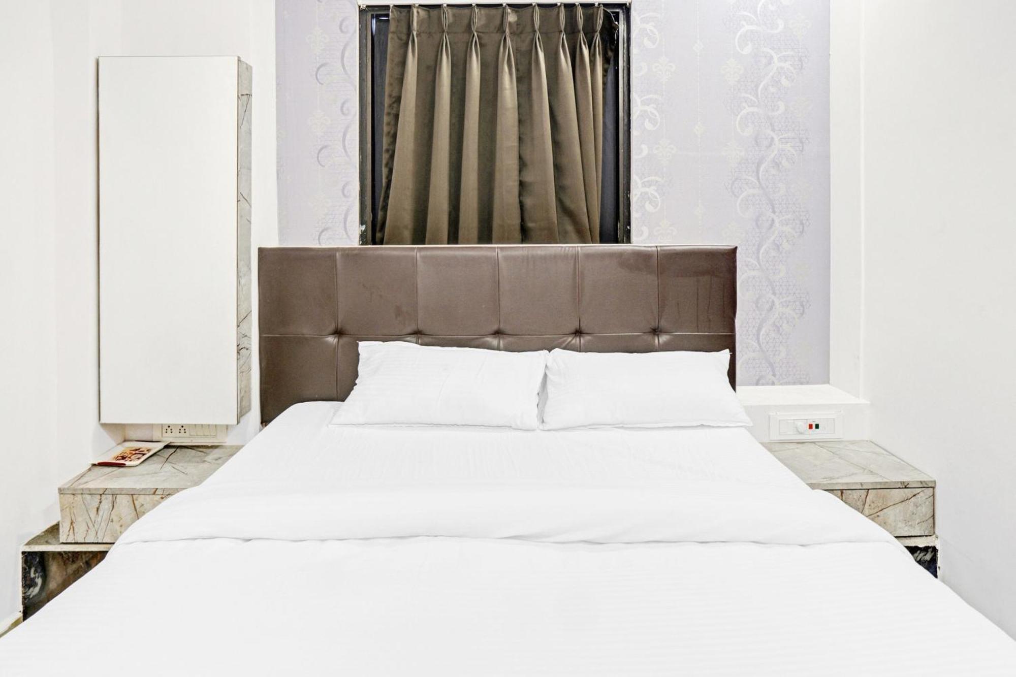Collection O Sigma Inn Surat Bagian luar foto